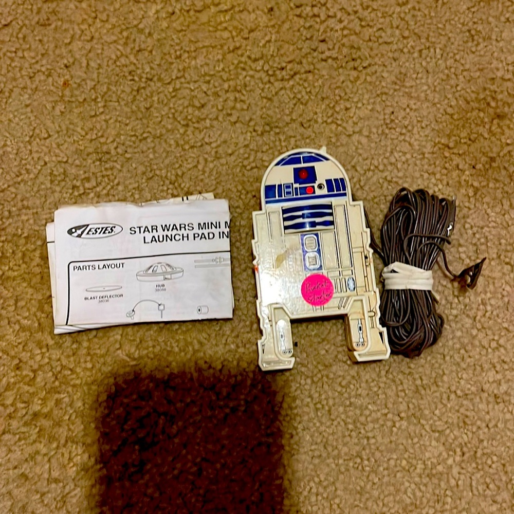 Star Wars R2-D2 model rocket starter